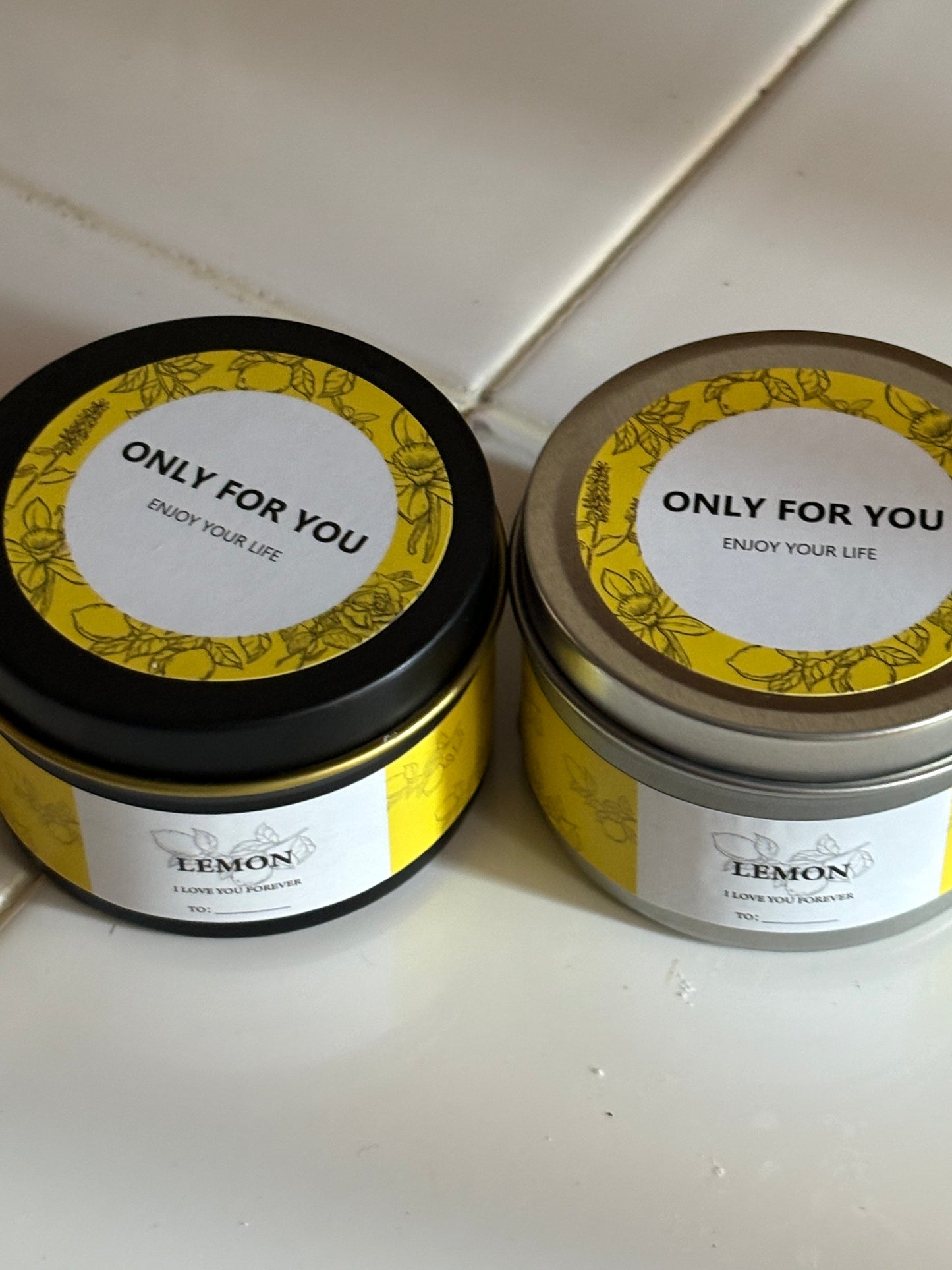 Lemon scent candle
